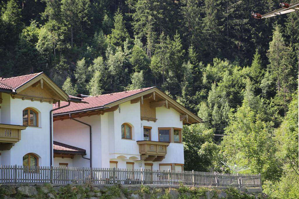 Haus Peter Schiestl Apartment Цел ам Цилер Стая снимка