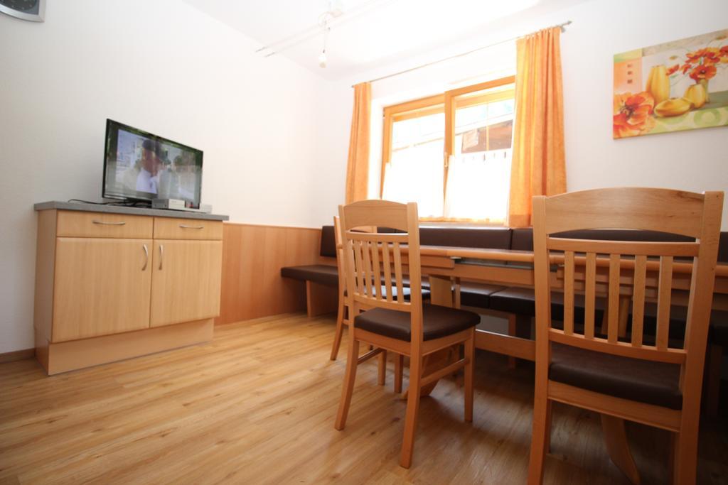 Haus Peter Schiestl Apartment Цел ам Цилер Стая снимка