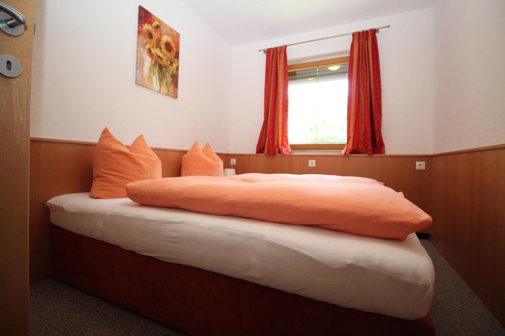 Haus Peter Schiestl Apartment Цел ам Цилер Стая снимка