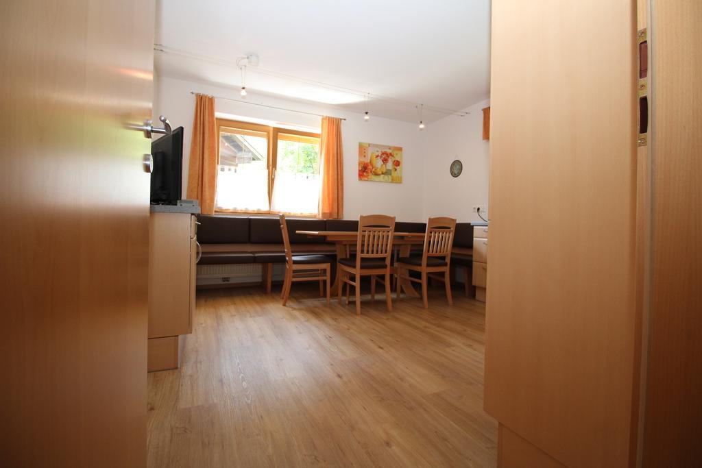 Haus Peter Schiestl Apartment Цел ам Цилер Стая снимка