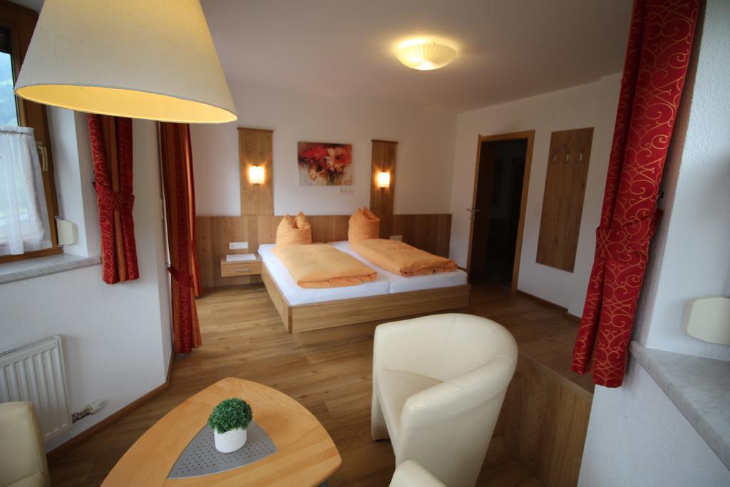 Haus Peter Schiestl Apartment Цел ам Цилер Екстериор снимка